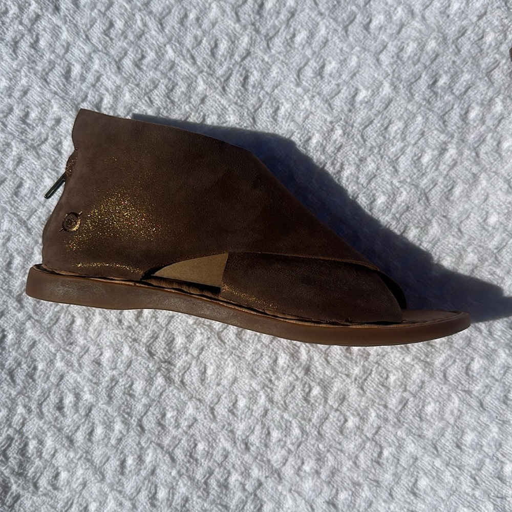 Born wrapped sandal taupe gold shimmer NEW - Picture 13 of 14